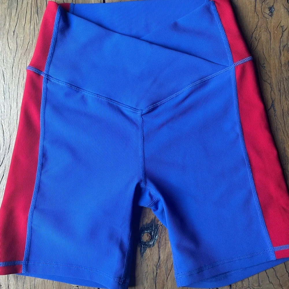 Wilo Bike Shorts NWT size Small in Blue and Red - Picture 3 of 10